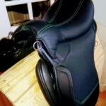 BUA Performance demo Zadel. zgan zwart, groene stiksels.